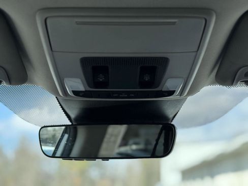 Certified 2025 Honda Pilot Touring image 23