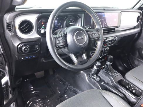 Used 2024 Jeep Wrangler Unlimited w/ Convenience Group AWD/4WD image 9