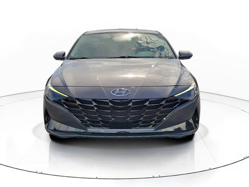 Used 2023 Hyundai Elantra Limited FWD image 2