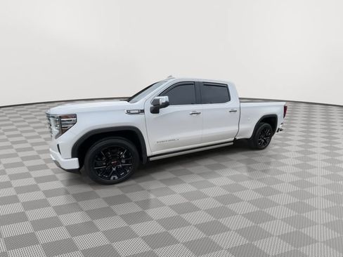 Used 2023 GMC Sierra 1500 Denali w/ Denali Reserve Package AWD/4WD image 4