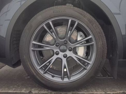 Used 2024 Tesla Model Y Long Range RWD image 14