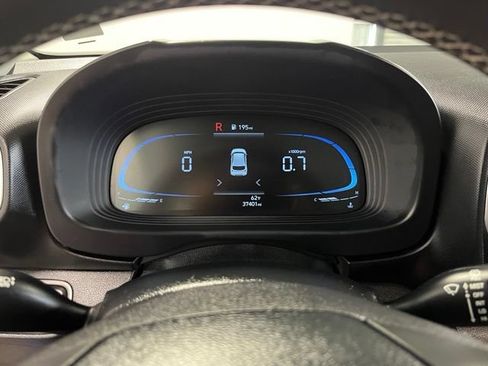Used 2025 Hyundai Venue SEL FWD image 26