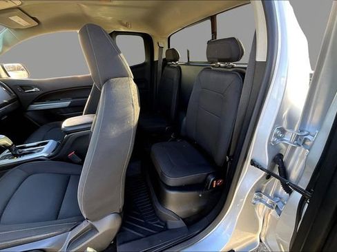 Used 2018 Chevrolet Colorado LT w/ LT Convenience Package image 16