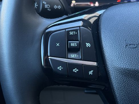 Used 2022 Ford Escape SE w/ SE Sport Appearance Package image 31