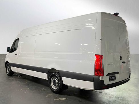 Used 2025 Mercedes-Benz Sprinter 2500 image 5