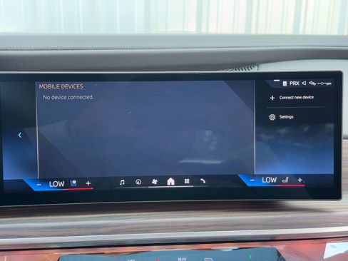 Used 2023 BMW 760i xDrive image 32