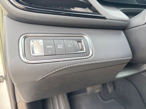 Used 2025 Buick Enclave Preferred image 22