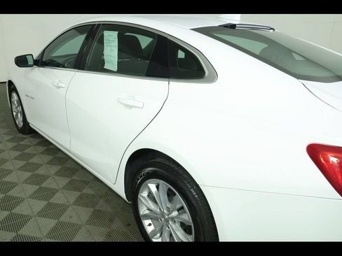 Used 2024 Chevrolet Malibu LT FWD image 15