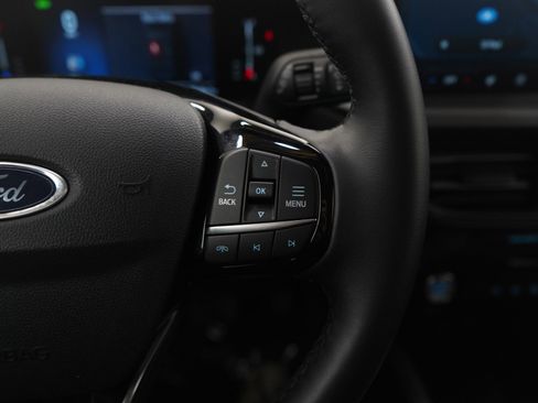 Used 2024 Ford Escape SE image 27