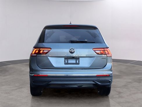 Used 2024 Volkswagen Tiguan SE image 6