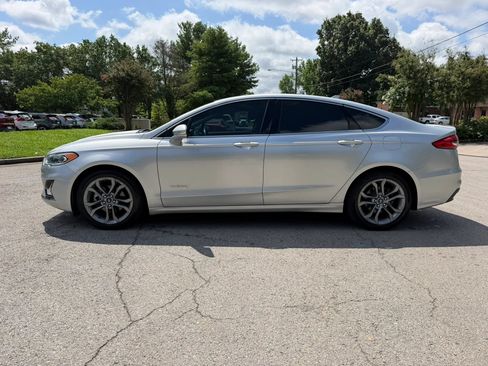 Used 2019 Ford Fusion Titanium FWD image 6