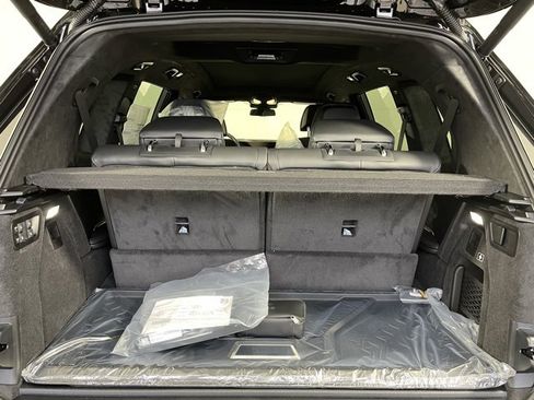 Used 2025 BMW X7 xDrive40i w/ M Sport Package image 22