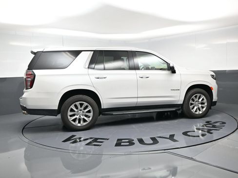 Used 2021 Chevrolet Tahoe Premier w/ Premium Package AWD/4WD image 16