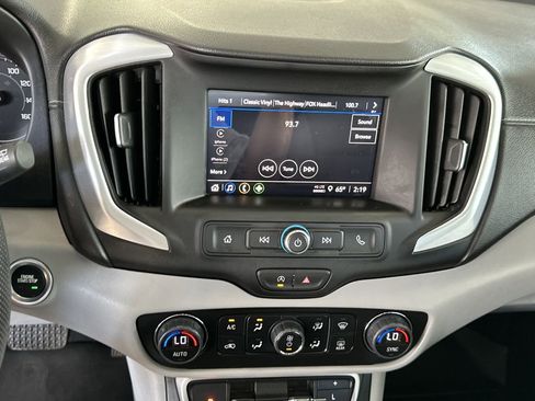 Used 2024 GMC Terrain SLE w/ Driver Convenience Package image 24