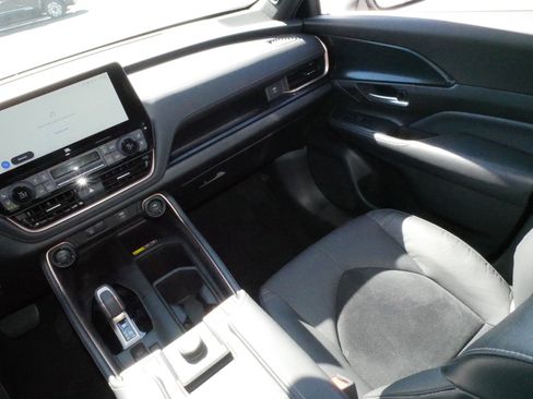 Used 2024 Toyota Grand Highlander AWD Hybrid image 11