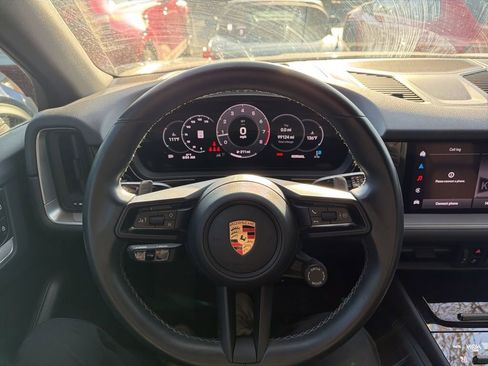 Used 2024 Porsche Cayenne image 19