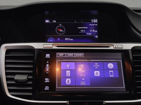 Used 2017 Honda Accord EX-L image 25