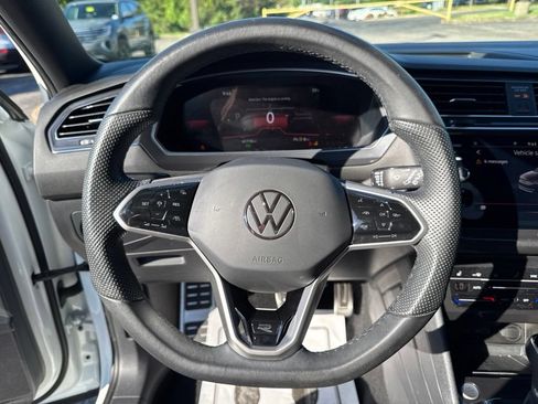 Certified 2023 Volkswagen Tiguan SE R-Line FWD image 15