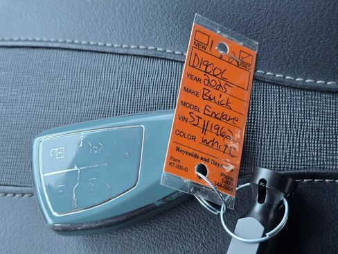 Used 2025 Buick Enclave Preferred FWD image 30