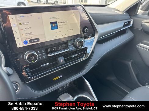 Certified 2023 Toyota Highlander XLE image 22