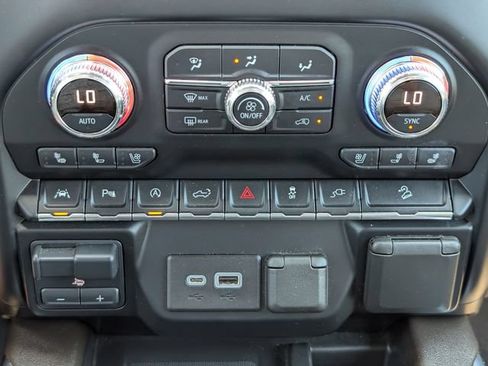 Used 2021 GMC Sierra 1500 SLT w/ SLT Premium Plus Package AWD/4WD image 20