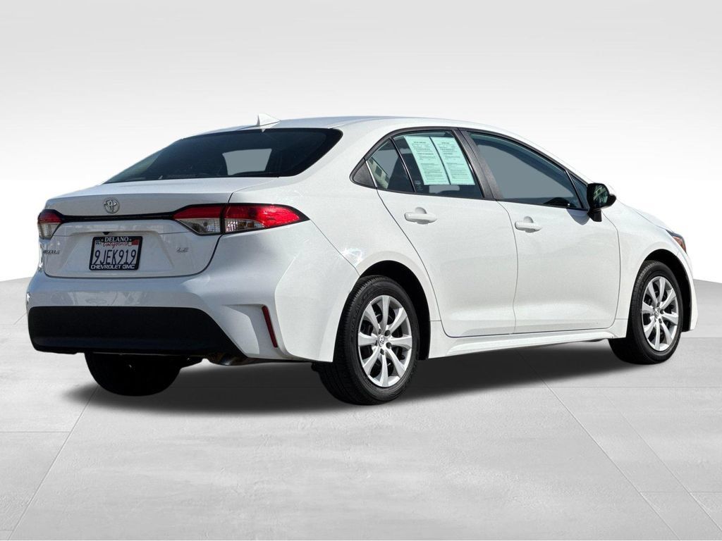 Used 2024 Toyota Corolla LE FWD image 5