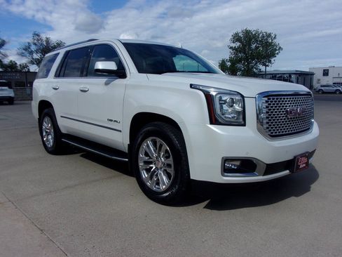 Used 2017 GMC Yukon Denali AWD/4WD image 4