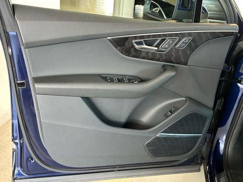 Used 2022 Audi Q7 Premium Plus image 10