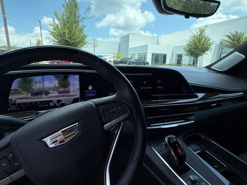Used 2024 Cadillac Escalade Sport Platinum w/ LPO, ONYX Package AWD/4WD image 7