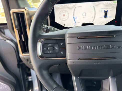Used 2025 GMC Hummer EV 2X w/ LPO, Roof Cross Rail Package image 29