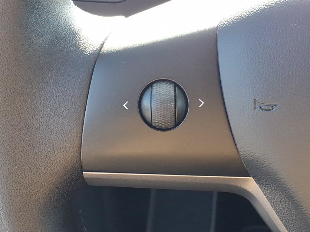 Used 2021 Tesla Model Y Long Range AWD/4WD image 9