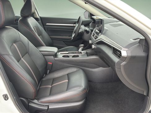 Certified 2026 Nissan Altima 2.5 SR FWD image 11