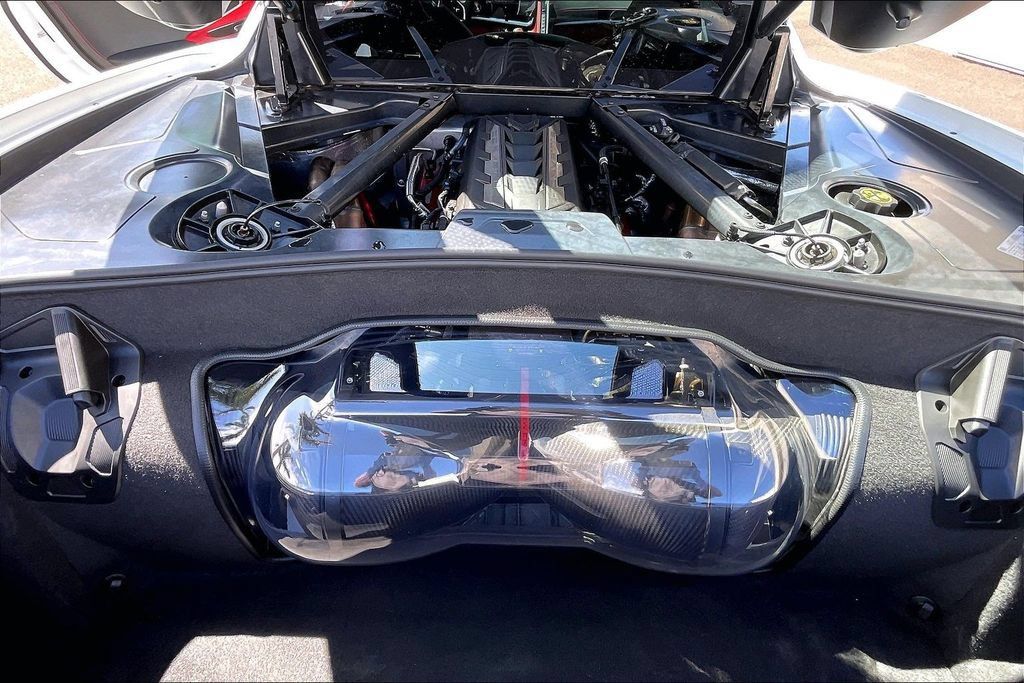 Used 2022 Chevrolet Corvette Stingray Premium Cpe w/ Z51 Performance Package RWD image 9