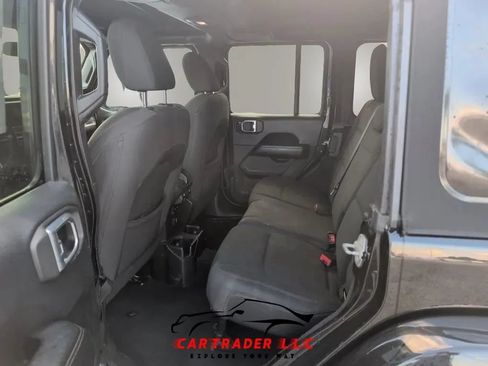 Used 2018 Jeep Wrangler Unlimited Sahara w/ LED Lighting Group AWD/4WD image 22