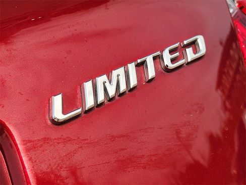 Used 2019 Toyota C-HR Limited image 14