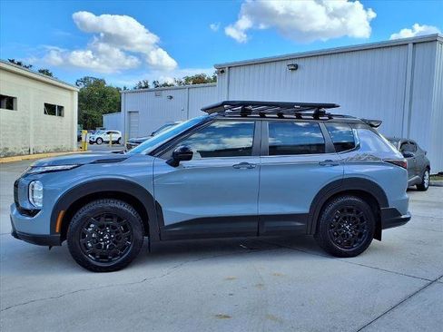 New 2025 Mitsubishi Outlander AWD image 2