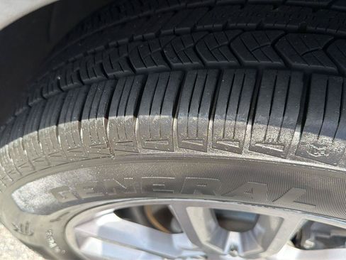 Certified 2024 GMC Terrain SLT FWD image 41