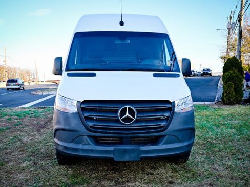 Used 2022 Mercedes-Benz Sprinter 2500 image 2