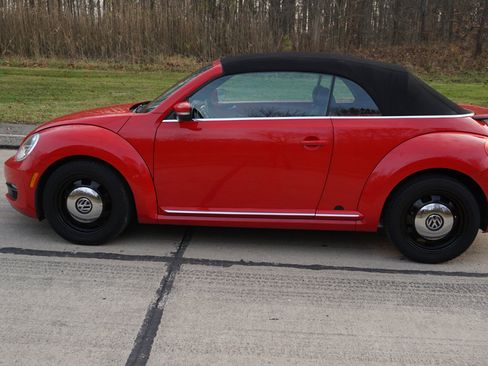 Used 2014 Volkswagen Beetle 2.5 image 29