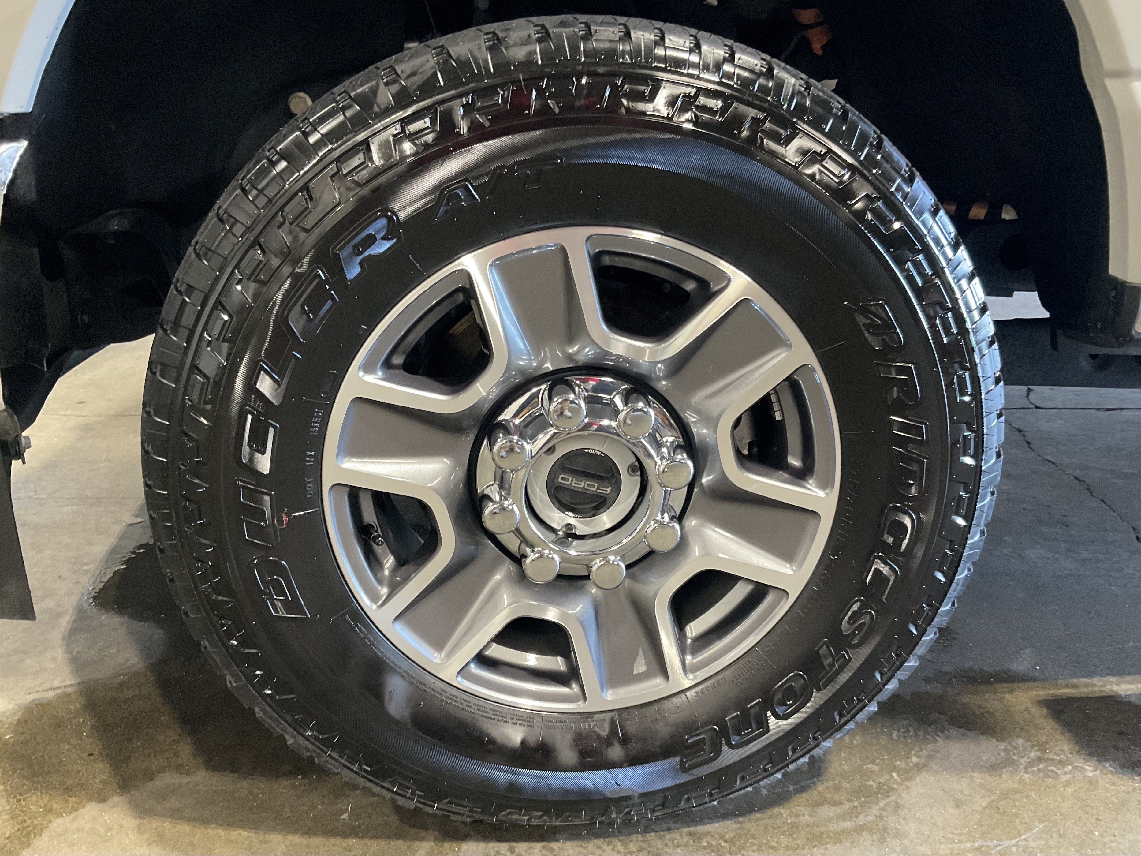 Used 2025 Ford F350 Lariat AWD/4WD image 11
