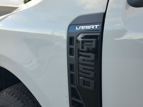 New 2026 Ford F250 Lariat w/ Black Appearance Package image 10