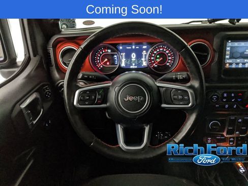 Used 2021 Jeep Gladiator Rubicon w/ Cold Weather Group image 16