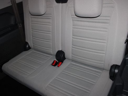 Used 2022 Volkswagen Tiguan S image 26