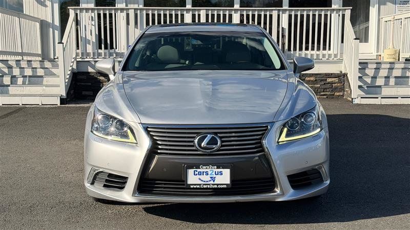 Used 2013 Lexus LS 460 w/ Comfort Pkg RWD image 8