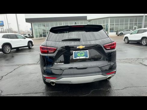 Used 2024 Chevrolet Blazer LT image 7