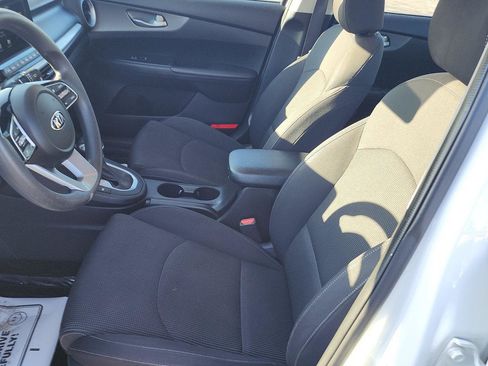 Used 2020 Kia Forte LXS image 2