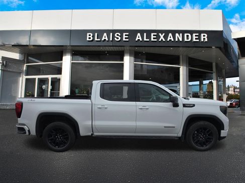 Used 2024 GMC Sierra 1500 Elevation AWD/4WD image 2