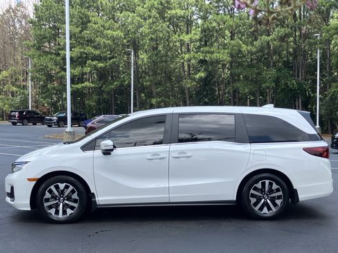 Certified 2025 Honda Odyssey EX-L image 7