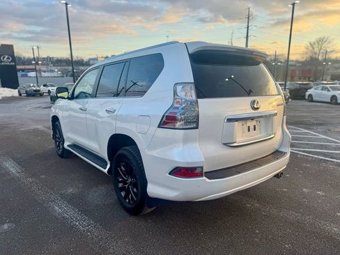 Certified 2023 Lexus GX 460 Premium w/ Premium Plus Package image 3
