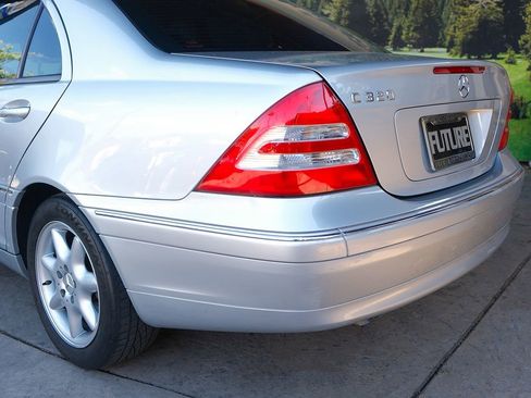 Used 2002 Mercedes-Benz C 320 Sedan image 38